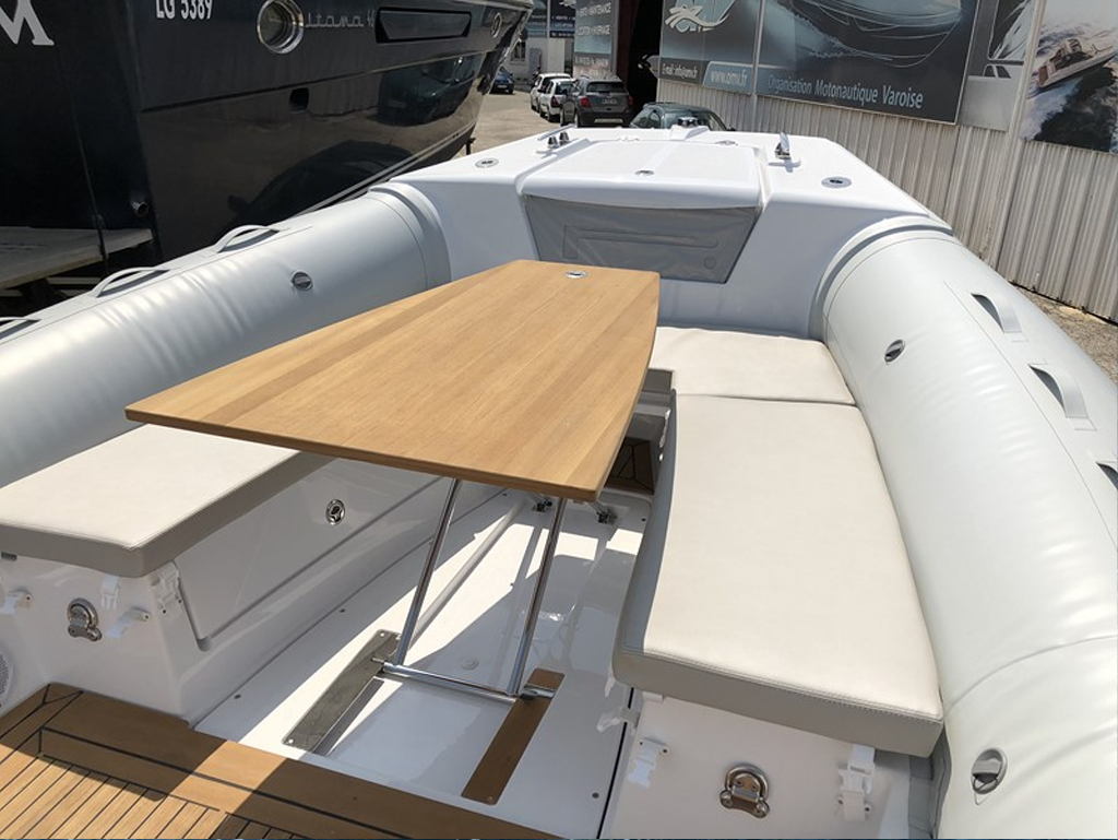 3_saint-tropez-PIRELLI 880 SPORT - Semi-rigide-rivieramarineloc-location-bateau