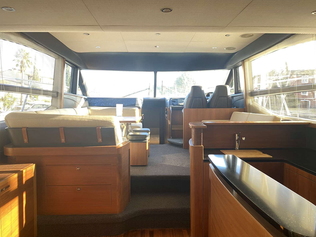 5-saint-tropez-princess-52-rivieramarineloc-location-bateau