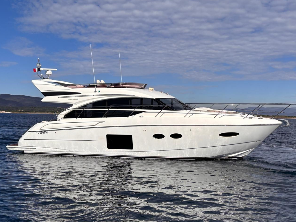 6-saint-tropez-princess-52-rivieramarineloc-location-bateau