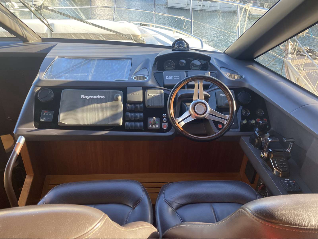 7-saint-tropez-princess-52-rivieramarineloc-location-bateau